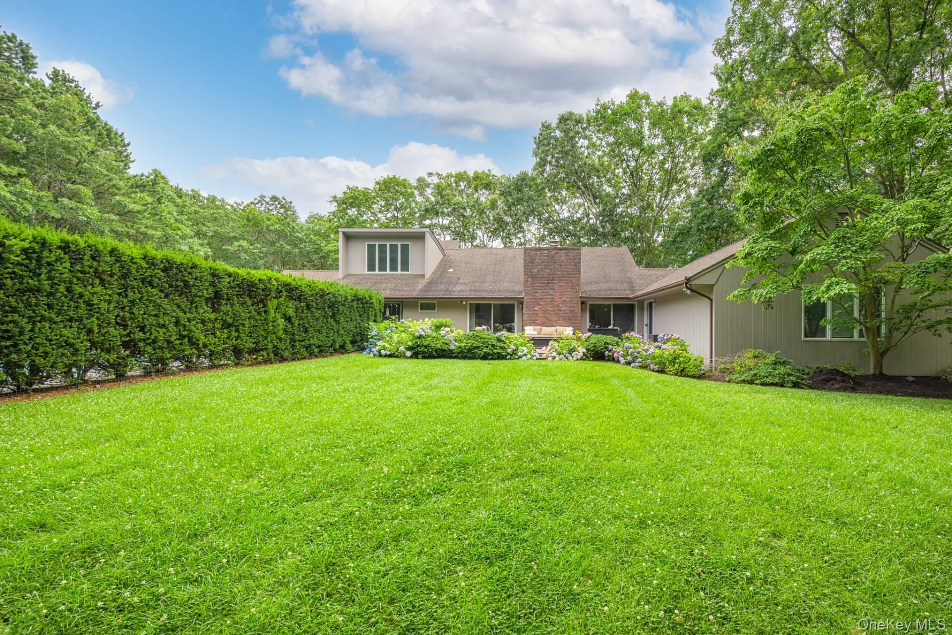 11 Paths End Court, Water Mill, NY 11976