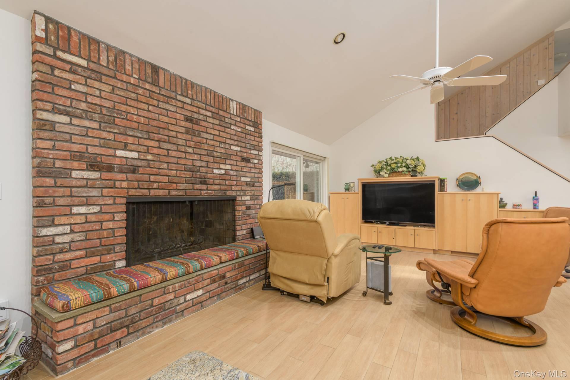 11 Paths End Court, Water Mill, NY 11976