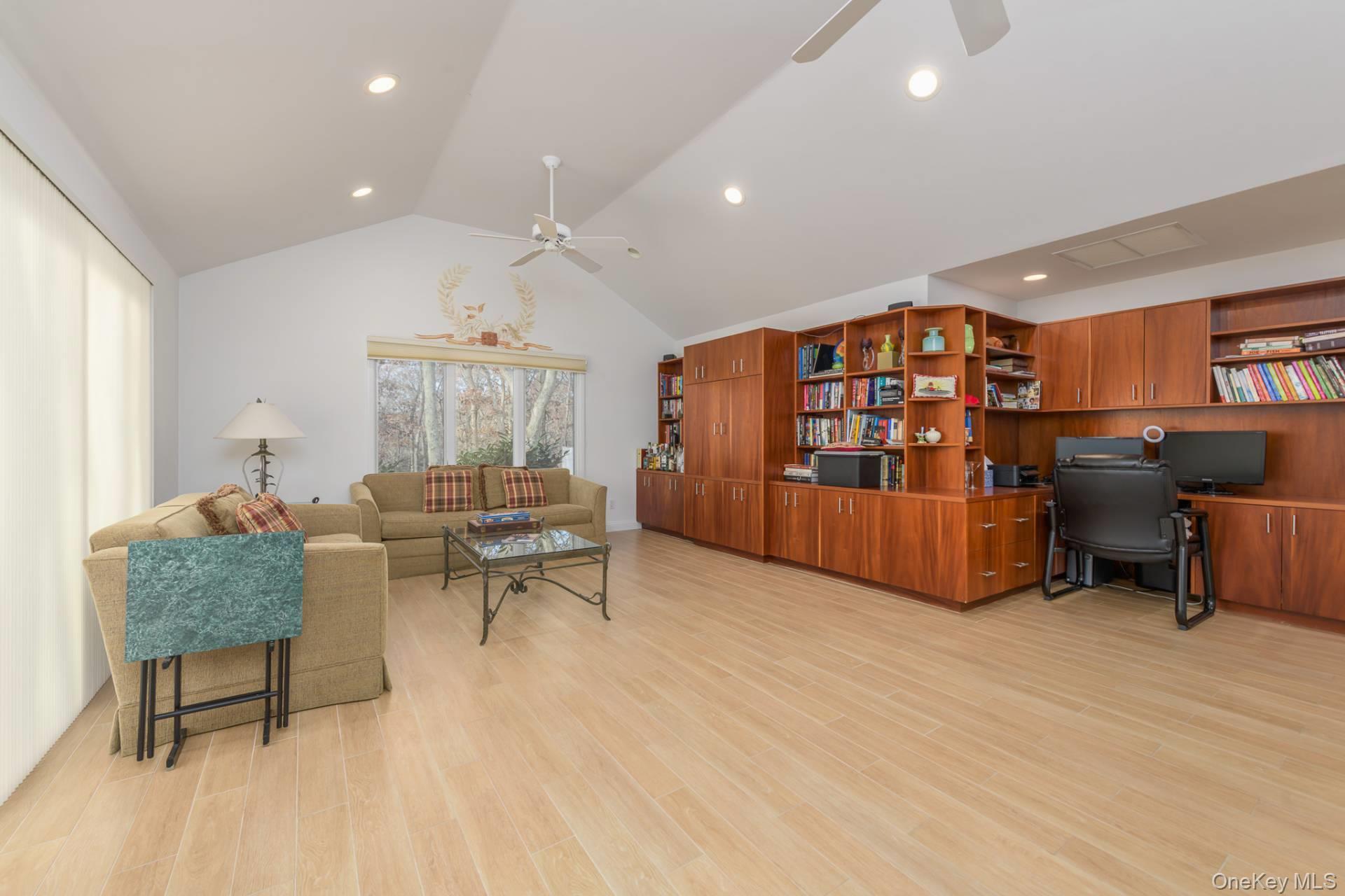 11 Paths End Court, Water Mill, NY 11976