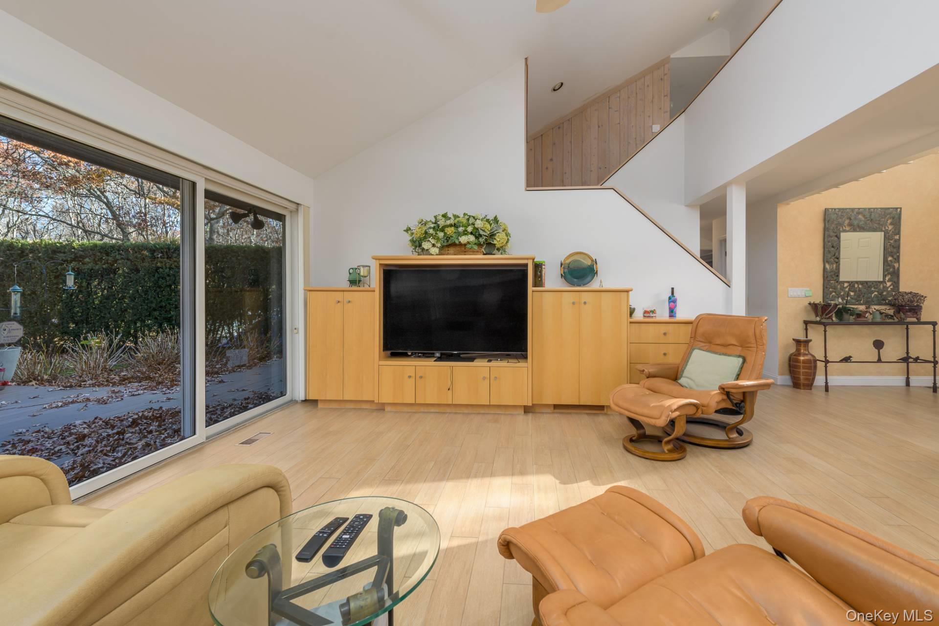 11 Paths End Court, Water Mill, NY 11976