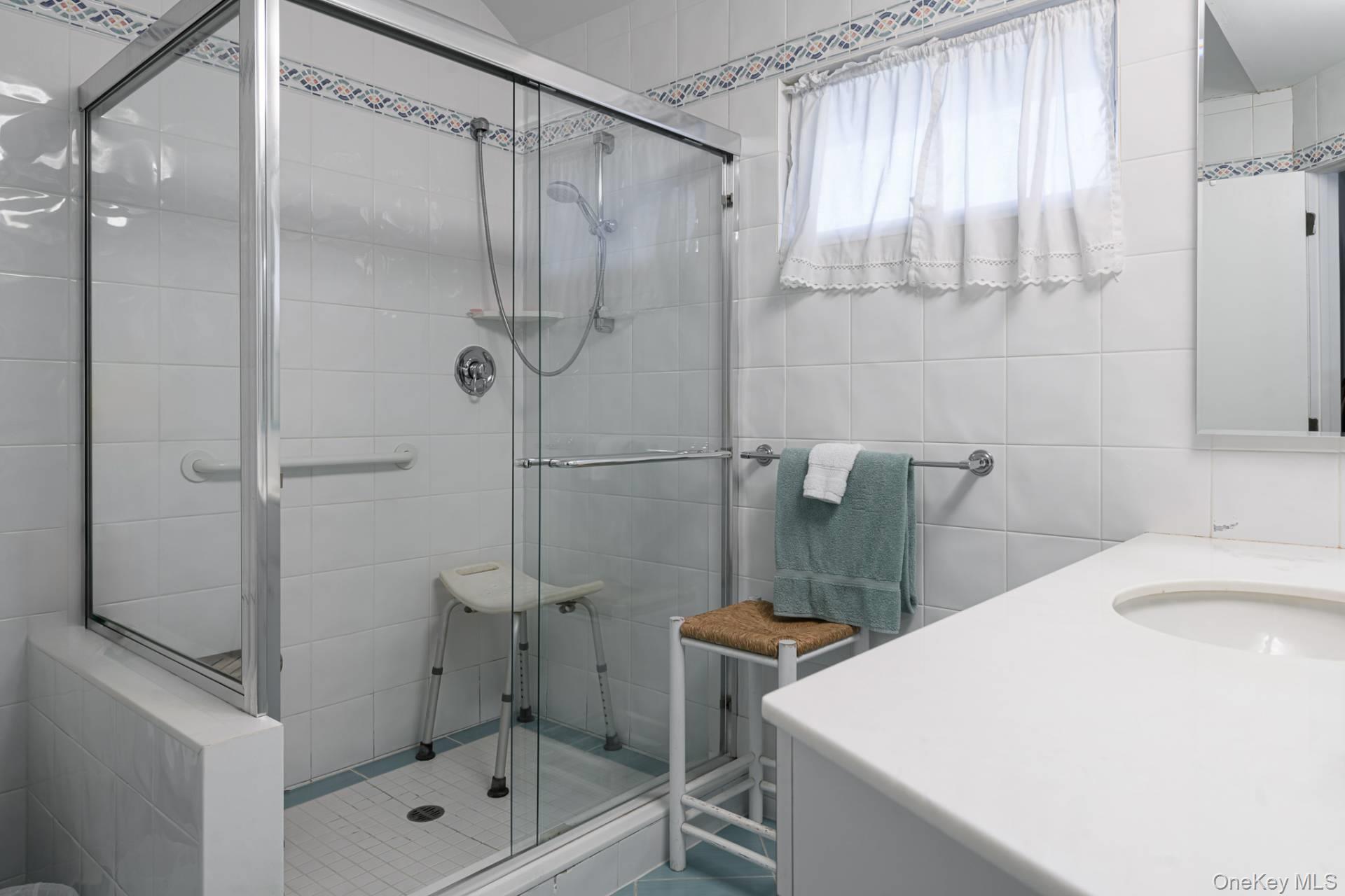 11 Paths End Court, Water Mill, NY 11976