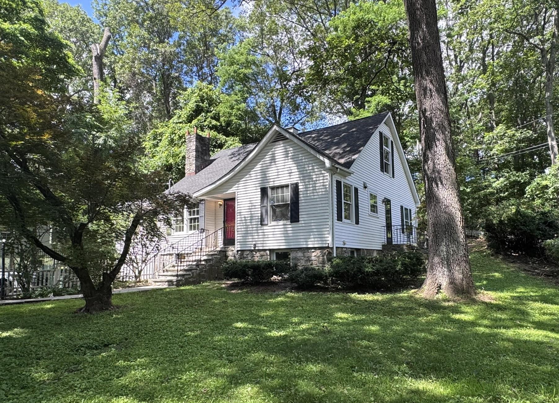 93 Vista Terrace N, Mahopac, NY 10541