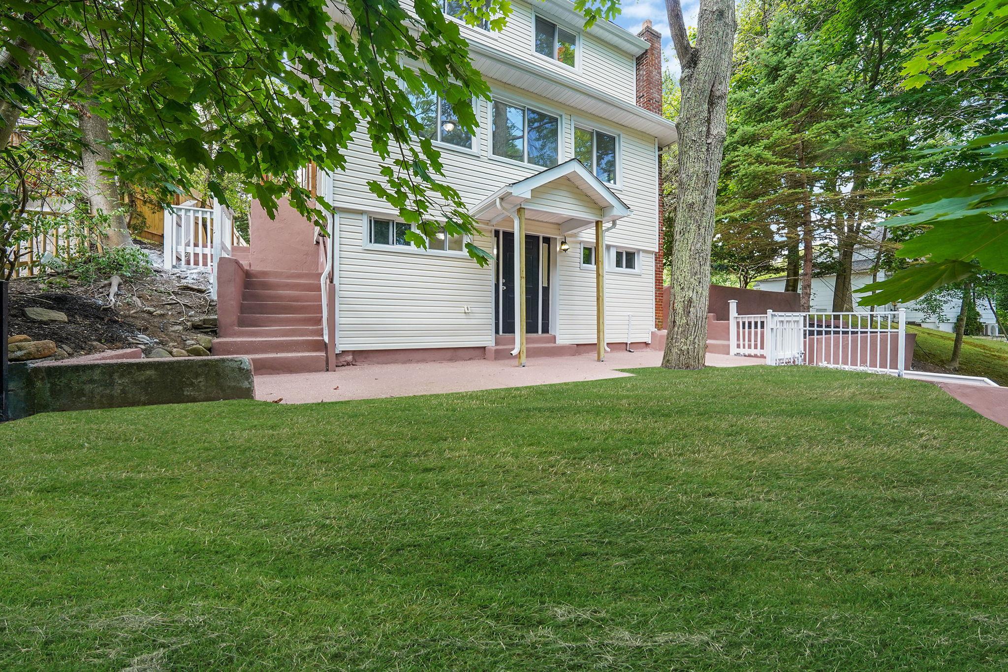 82 Sunburst Drive, Rocky Point, NY 11778