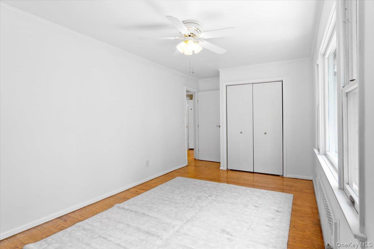 13 Potters Court, Great Neck, NY 11024