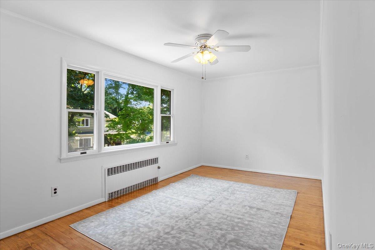 13 Potters Court, Great Neck, NY 11024