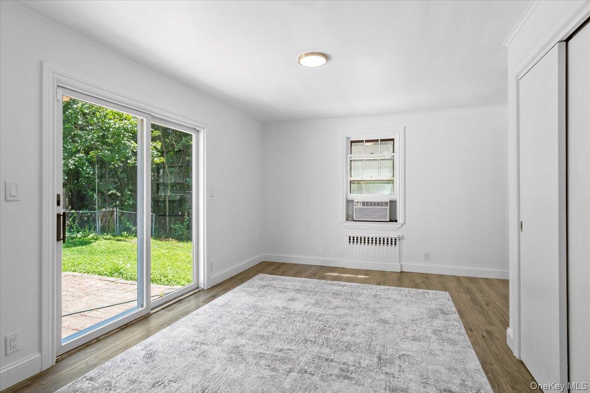 13 Potters Court, Great Neck, NY 11024