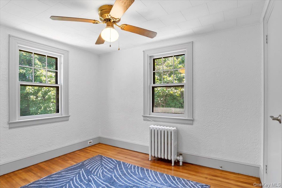 13 Potters Court, Great Neck, NY 11024