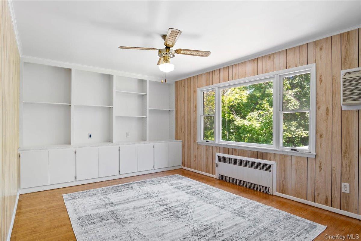 13 Potters Court, Great Neck, NY 11024