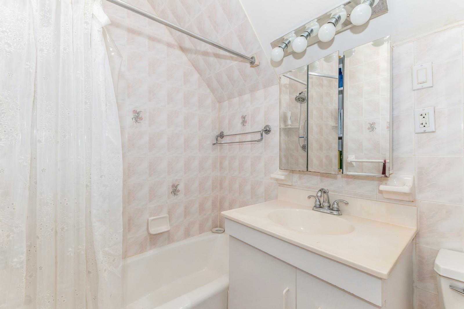 83-24 Edgerton Boulevard, Jamaica Estates, NY 11432