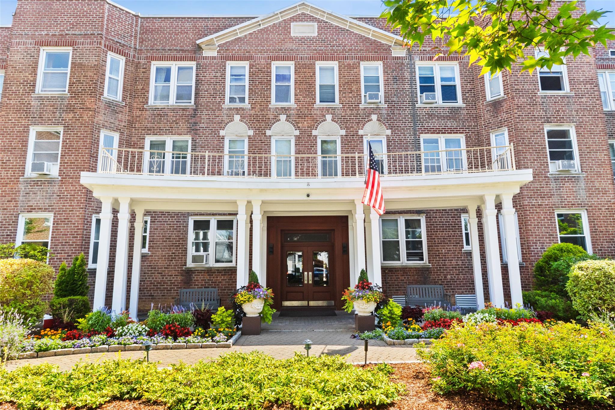 101 Old Mamaroneck Road # 1B2, White Plains, NY 10605