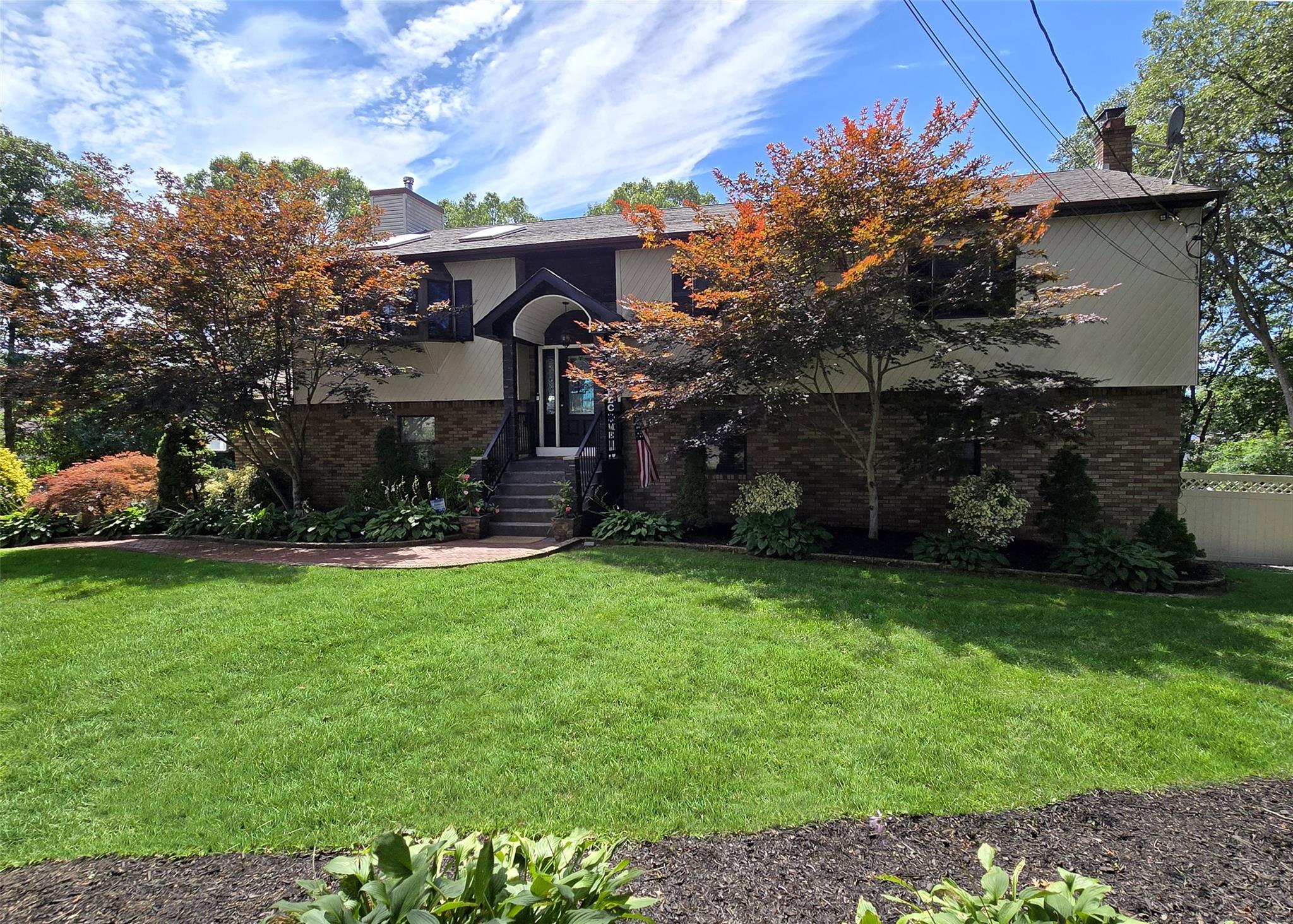 10 Canoe Place, Ronkonkoma, NY 11779
