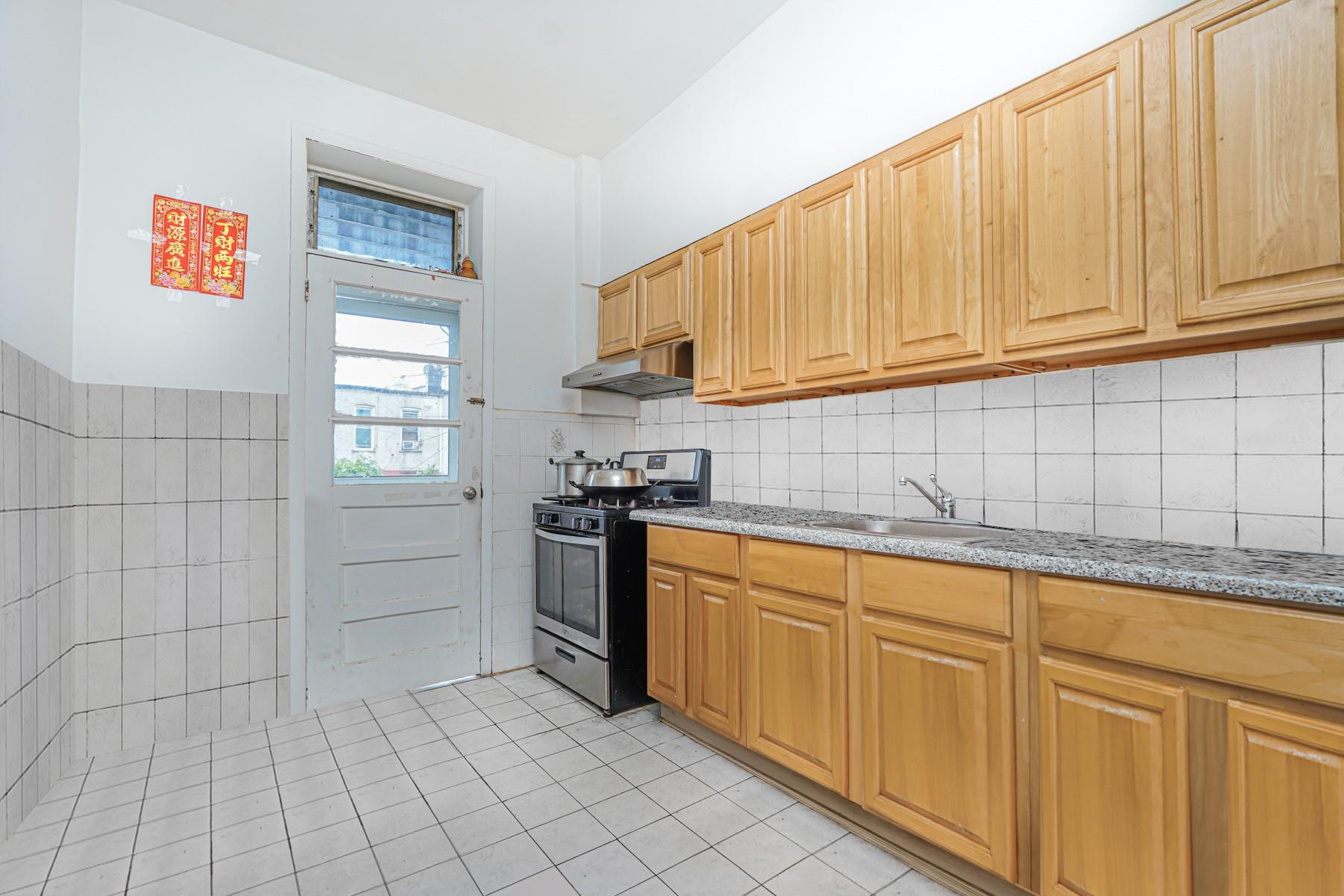 654 58th Street, Brooklyn, NY 11220