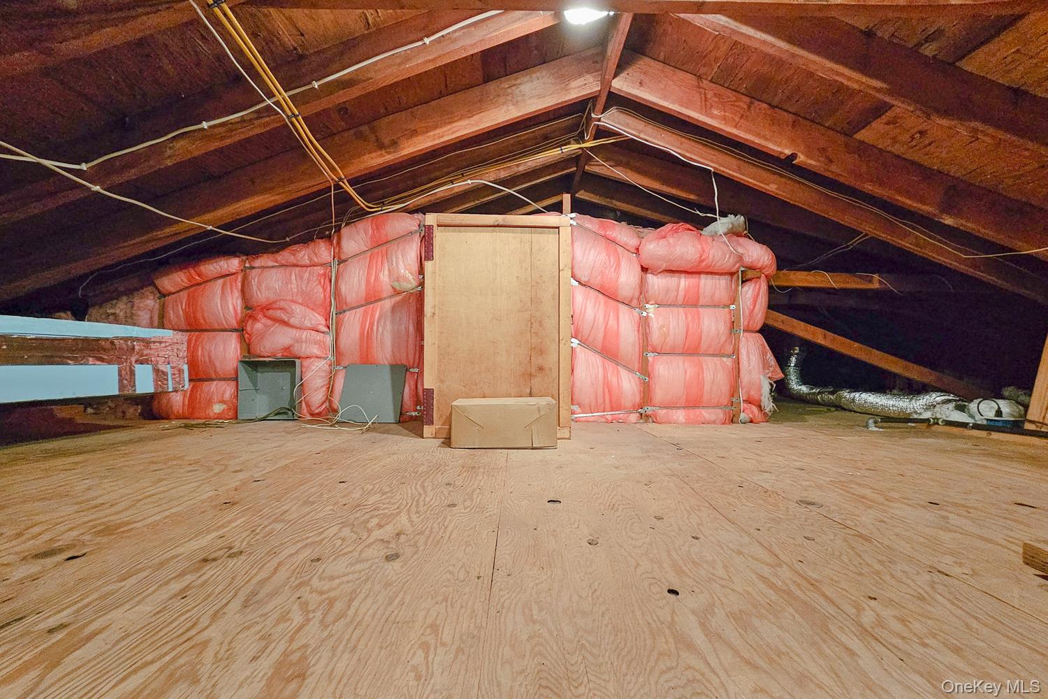 52 North Drive, Manhasset Hills, NY 11040