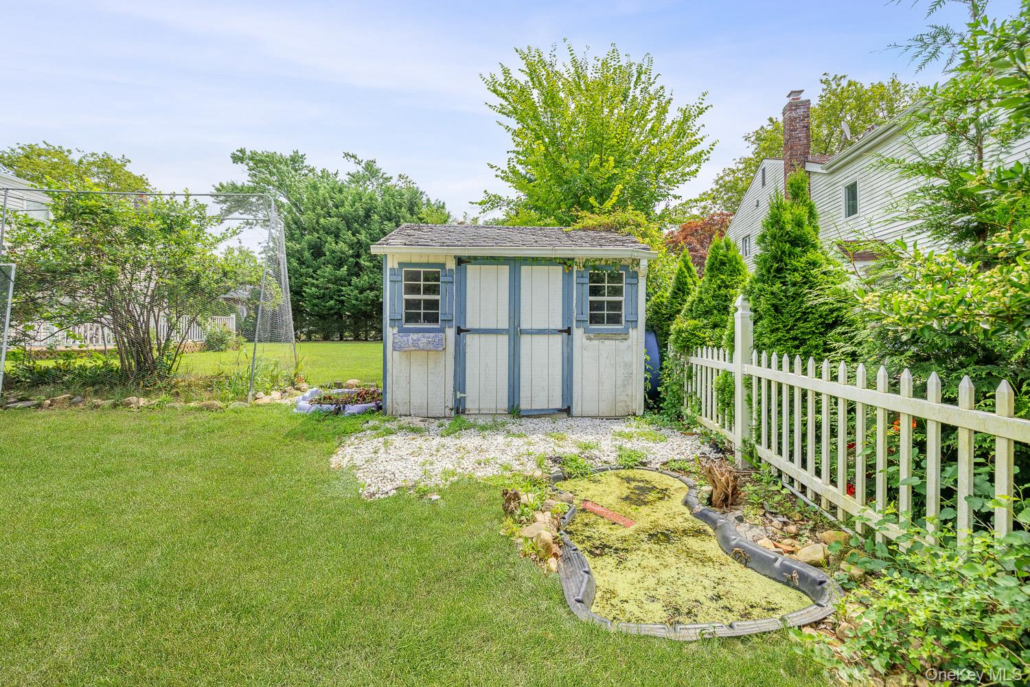 52 North Drive, Manhasset Hills, NY 11040