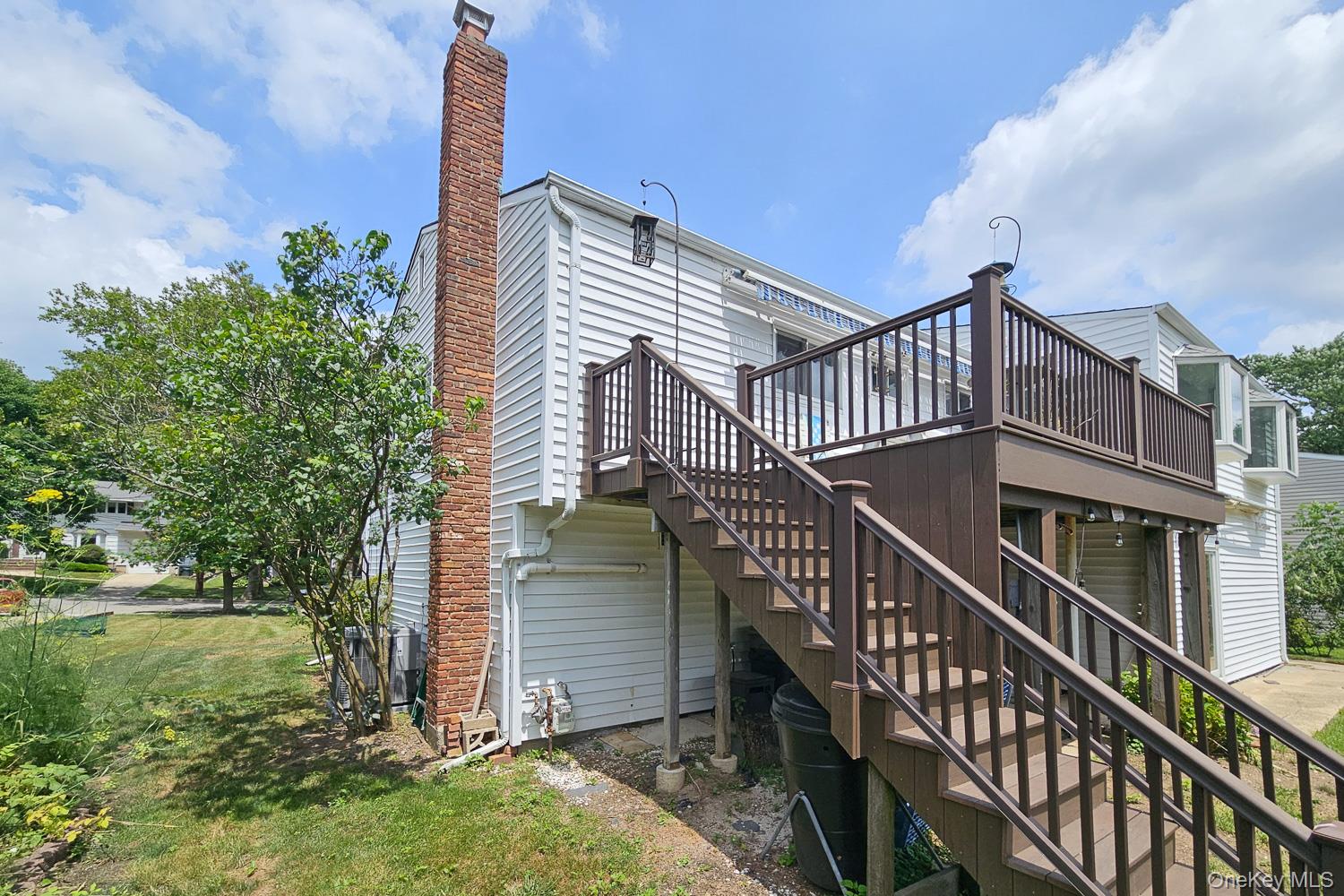 52 North Drive, Manhasset Hills, NY 11040