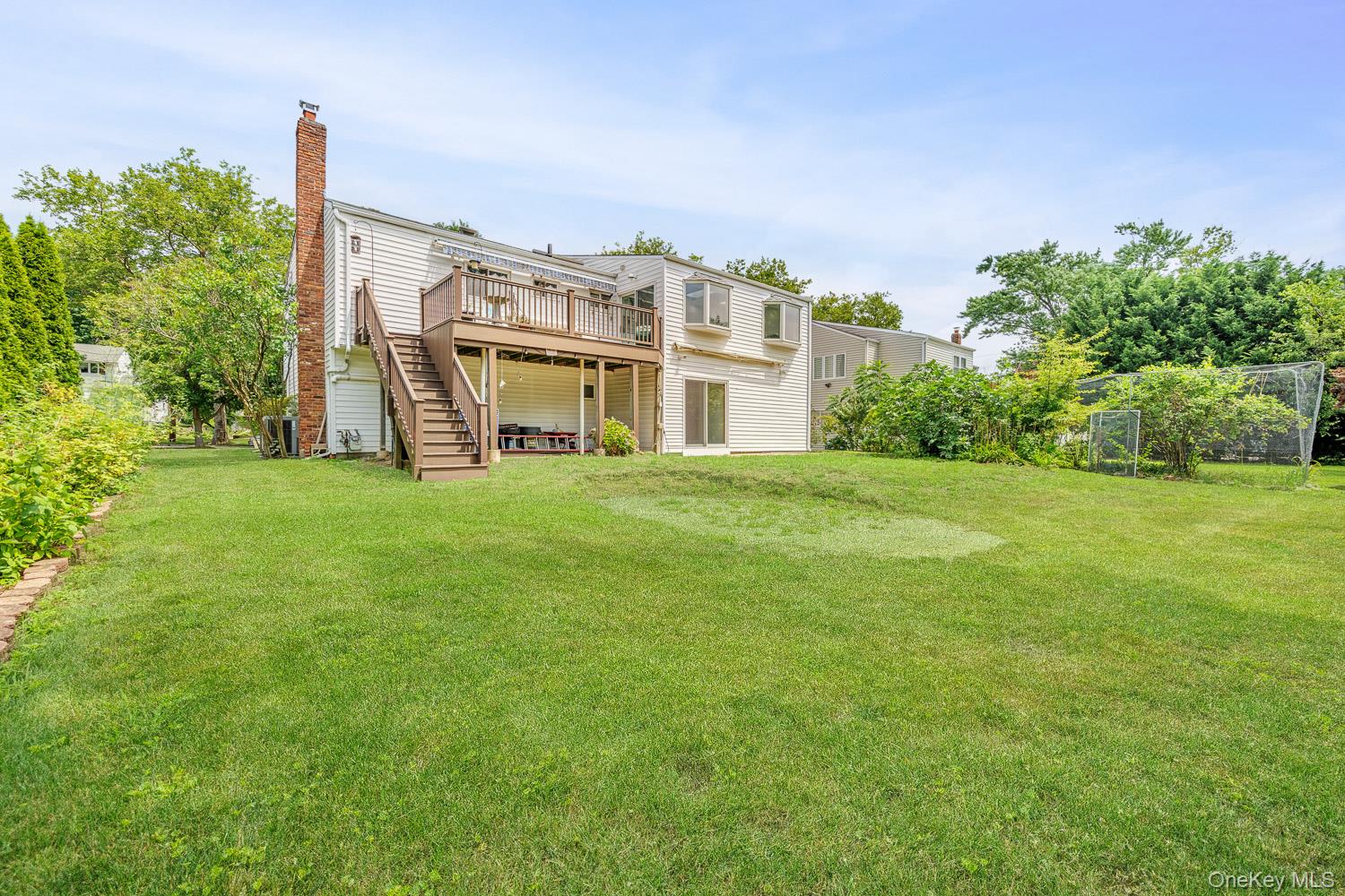 52 North Drive, Manhasset Hills, NY 11040