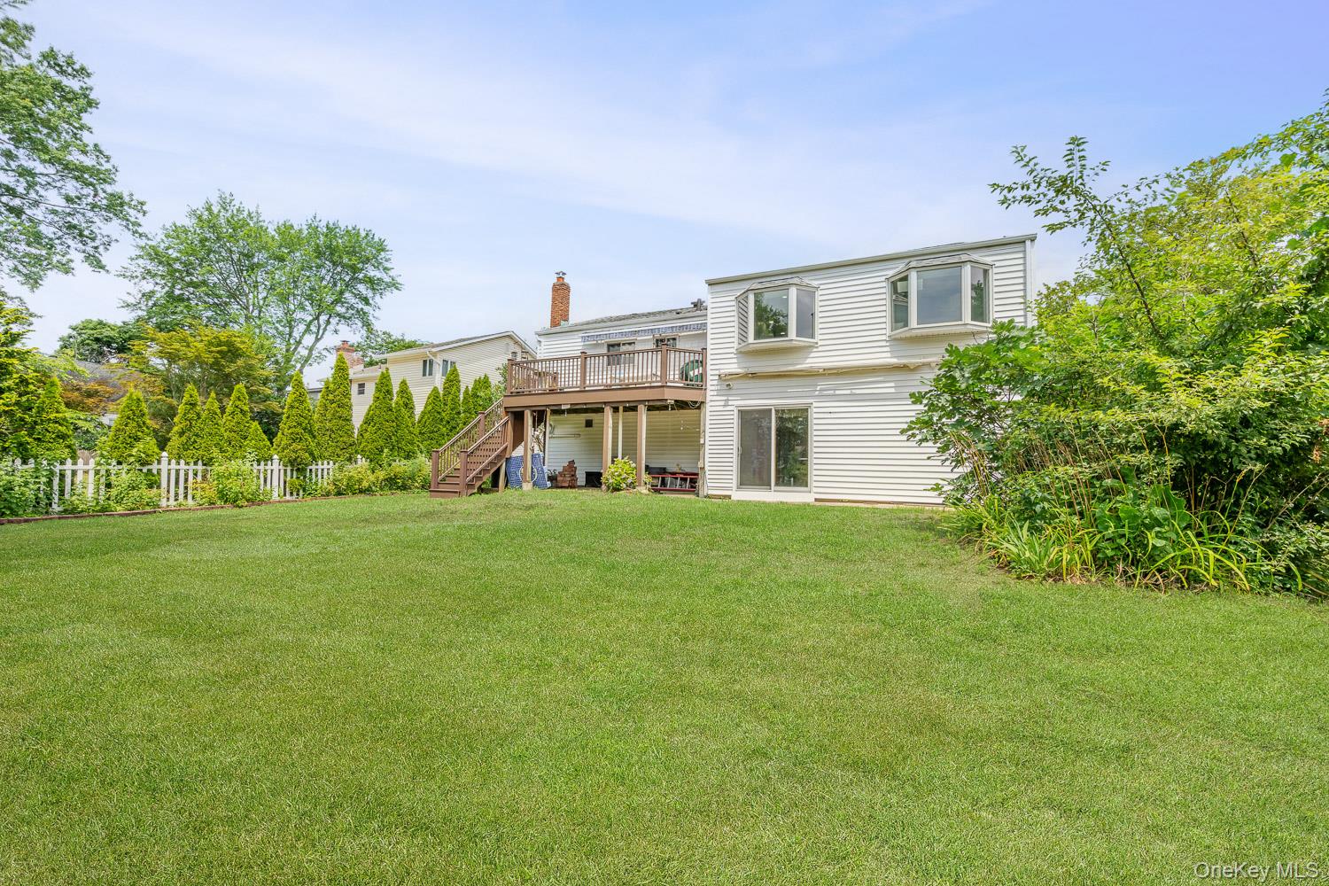 52 North Drive, Manhasset Hills, NY 11040