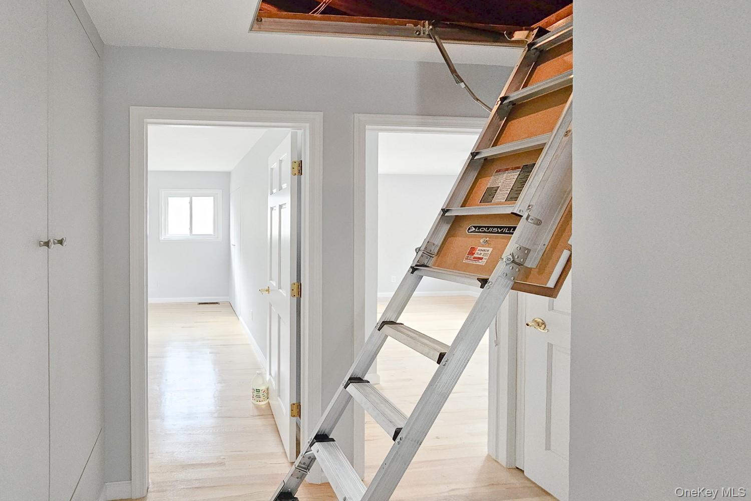 52 North Drive, Manhasset Hills, NY 11040