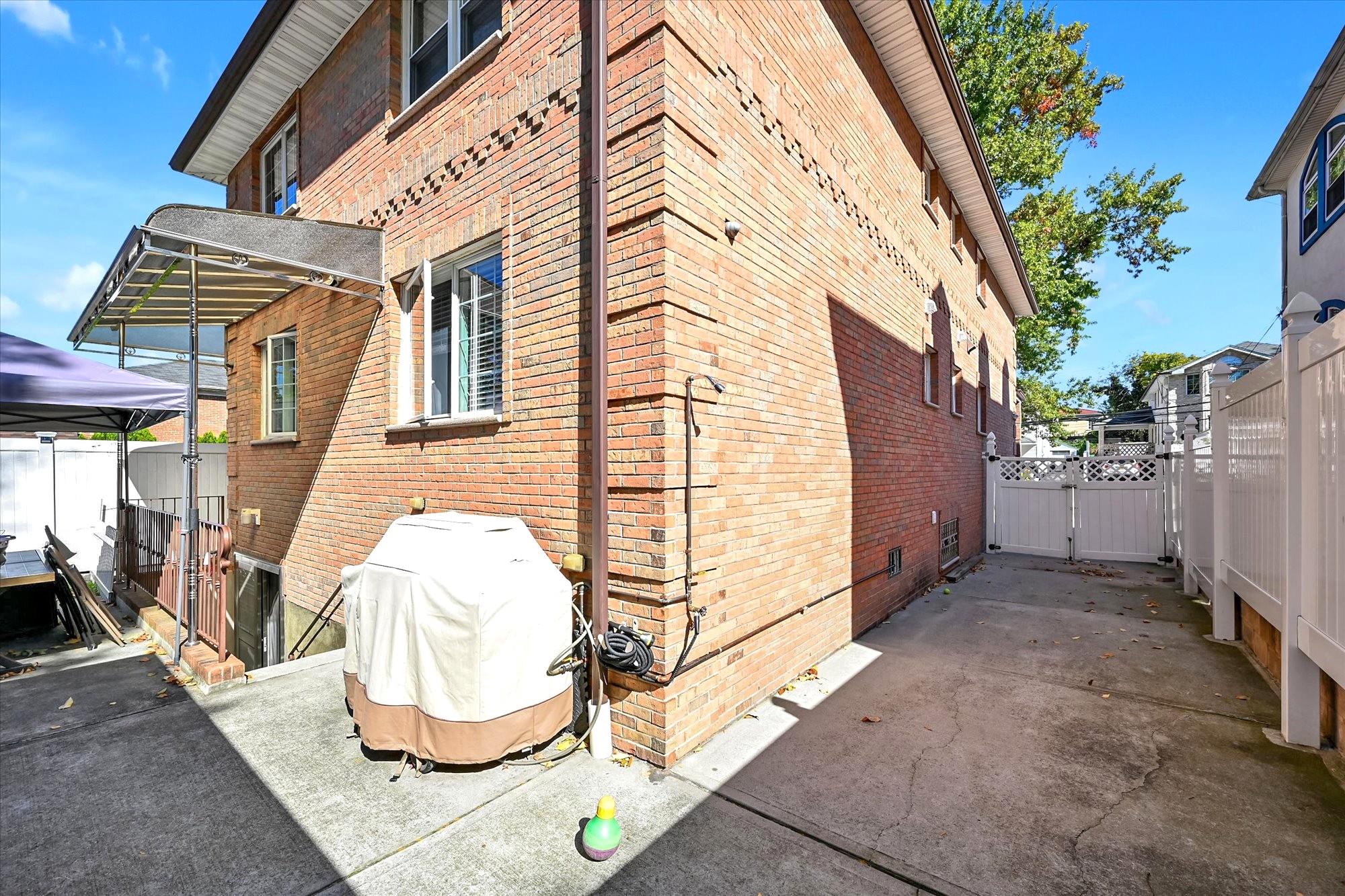 58-30 254th Street, Little Neck, NY 11362