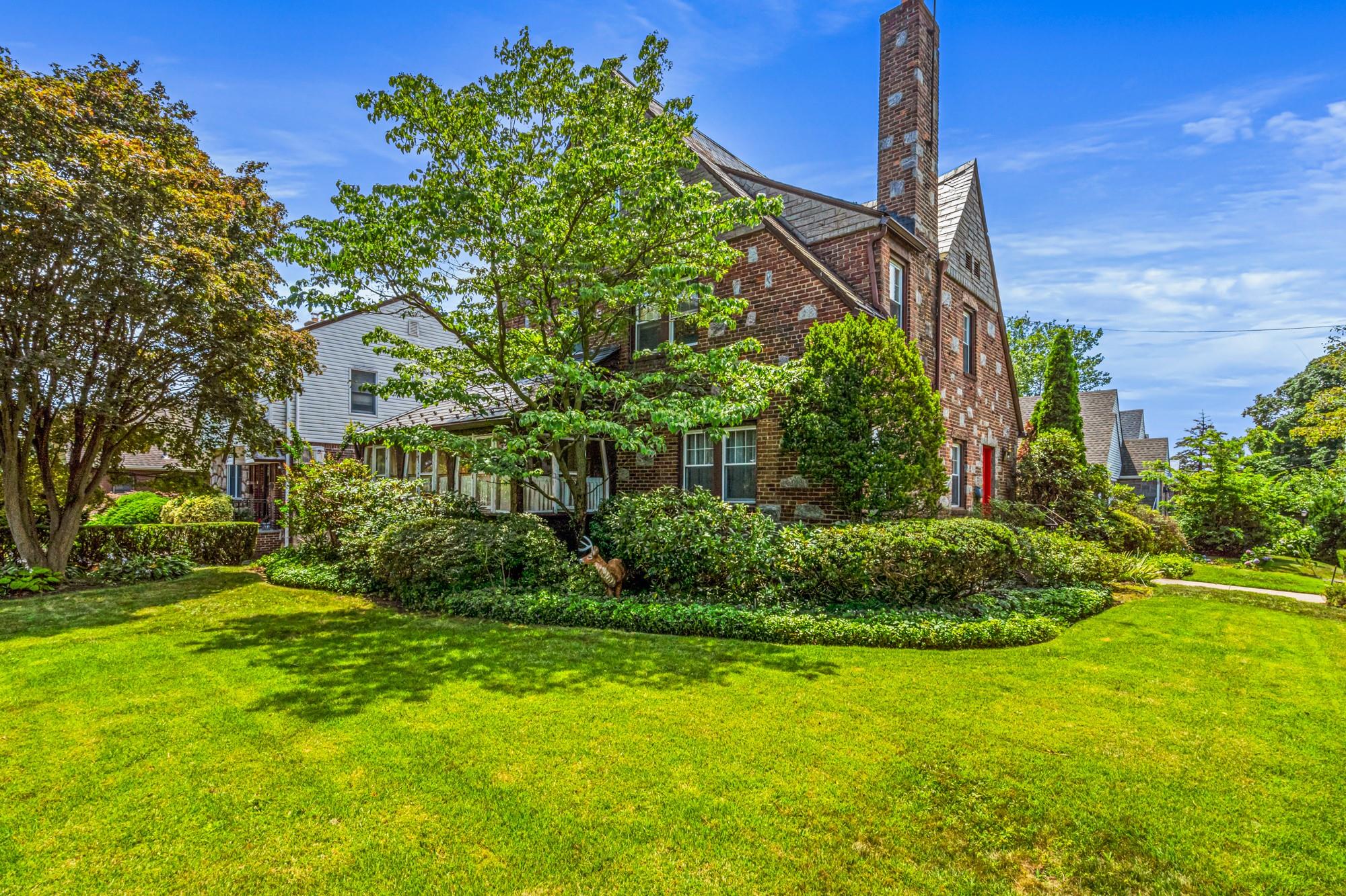 201-20 28th Avenue, Bayside, NY 11360