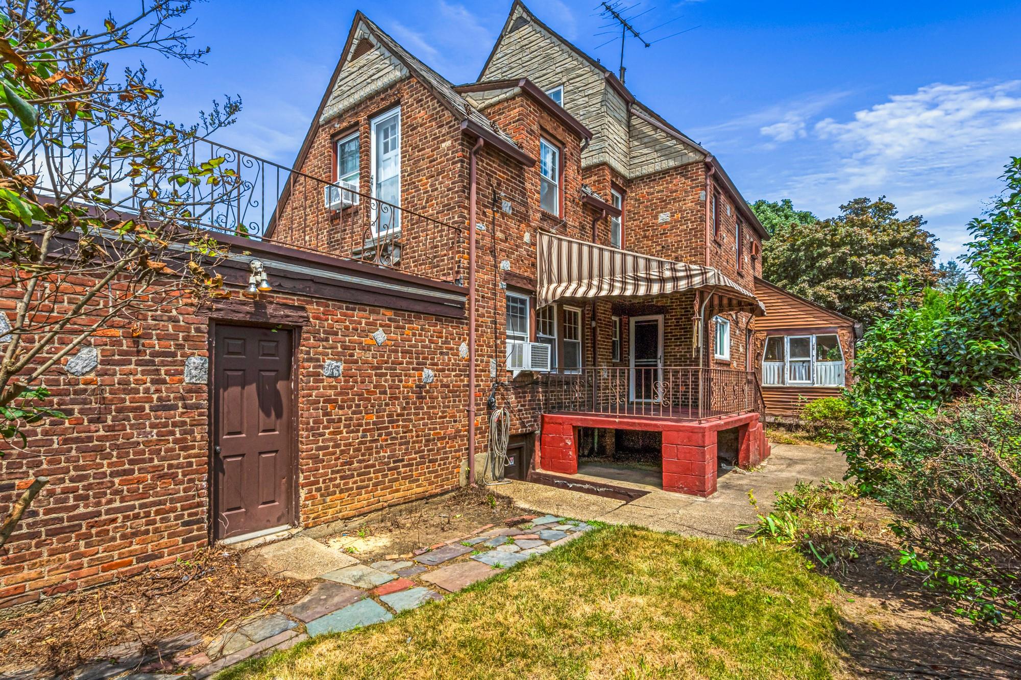 201-20 28th Avenue, Bayside, NY 11360