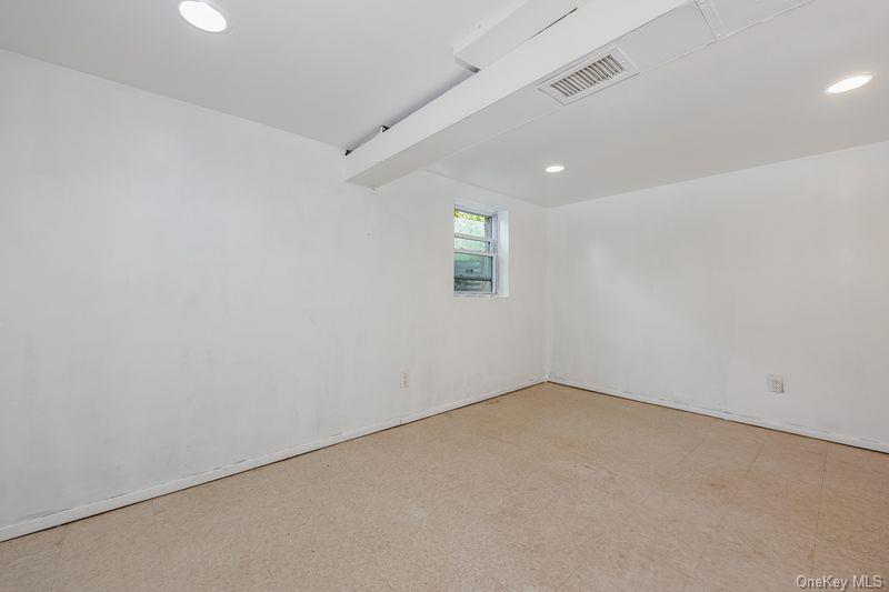 1033 Tulsa Street, Uniondale, NY 11553