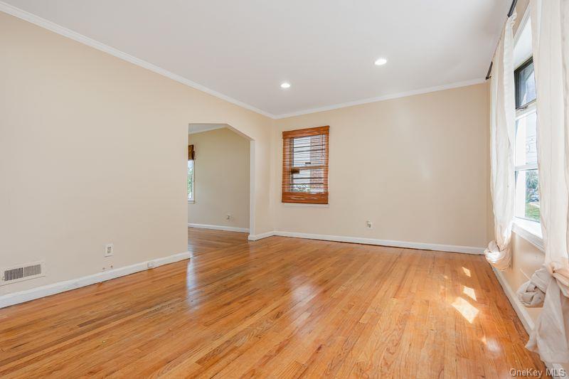 1033 Tulsa Street, Uniondale, NY 11553