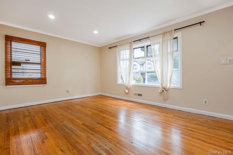 1033 Tulsa Street, Uniondale, NY 11553