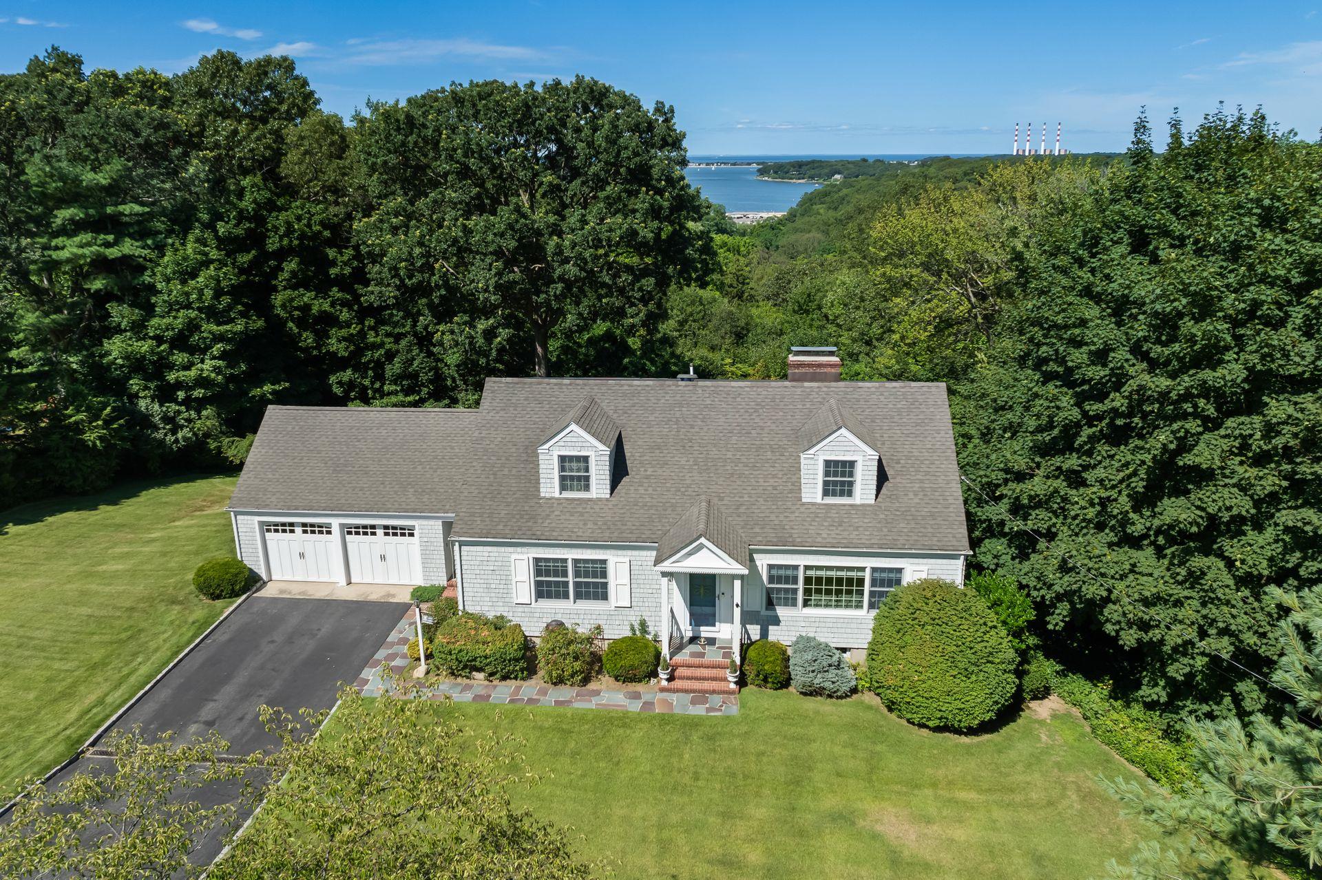 14 Thorman Lane, Huntington, NY 11743