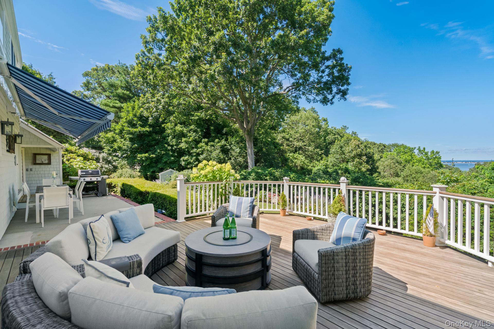 14 Thorman Lane, Huntington, NY 11743