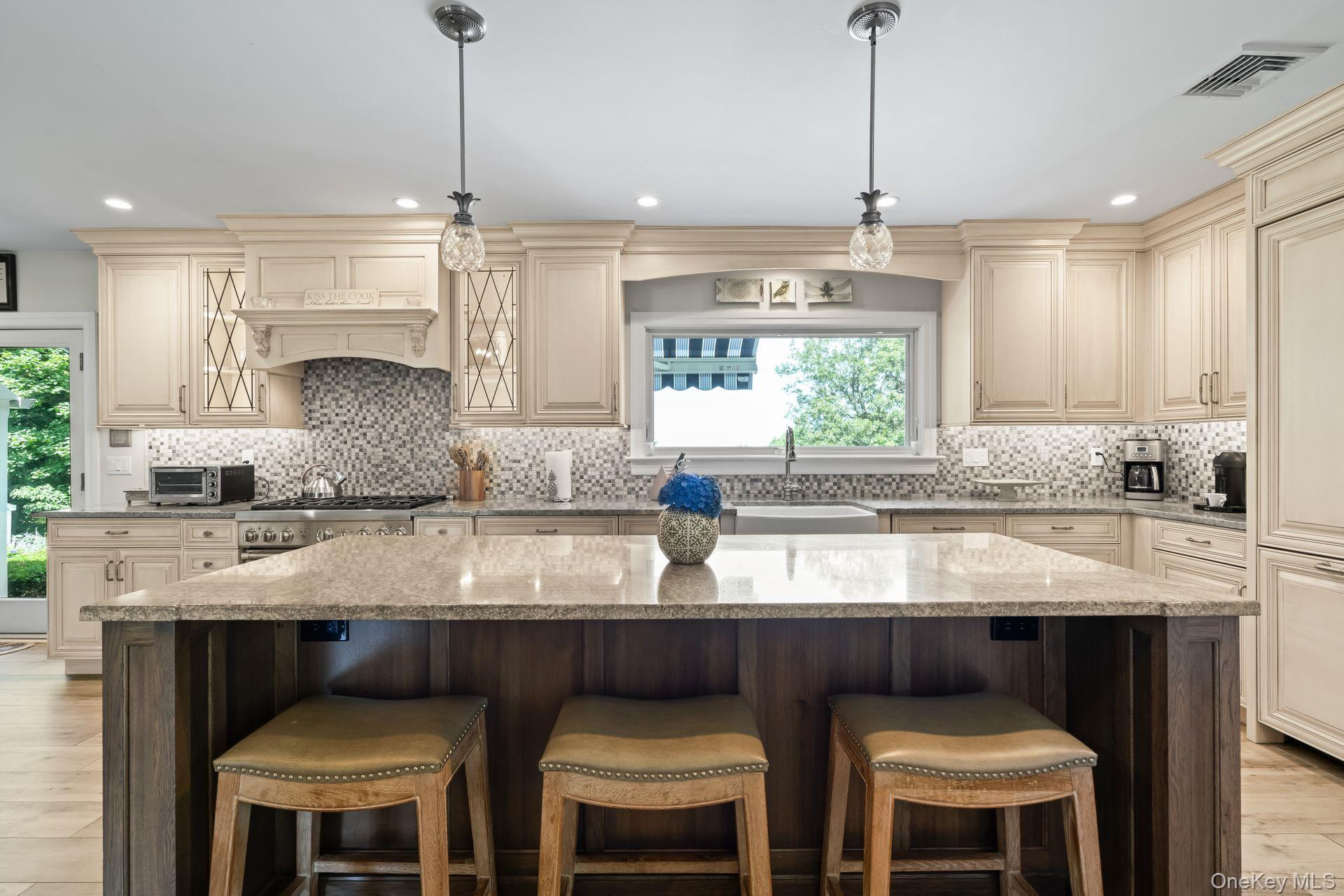 14 Thorman Lane, Huntington, NY 11743