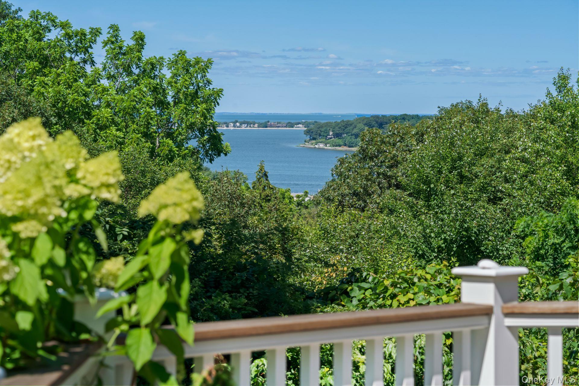 14 Thorman Lane, Huntington, NY 11743