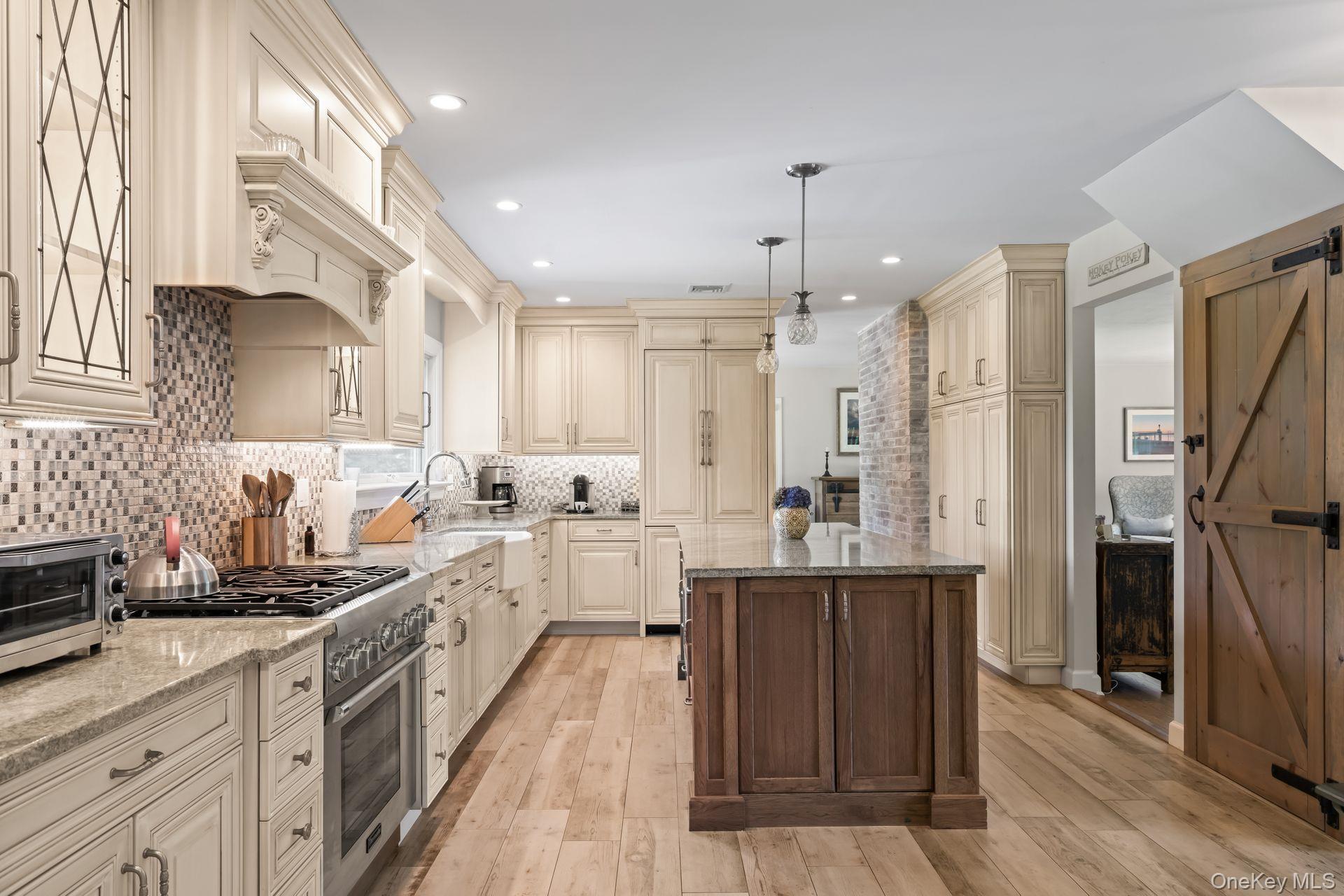 14 Thorman Lane, Huntington, NY 11743