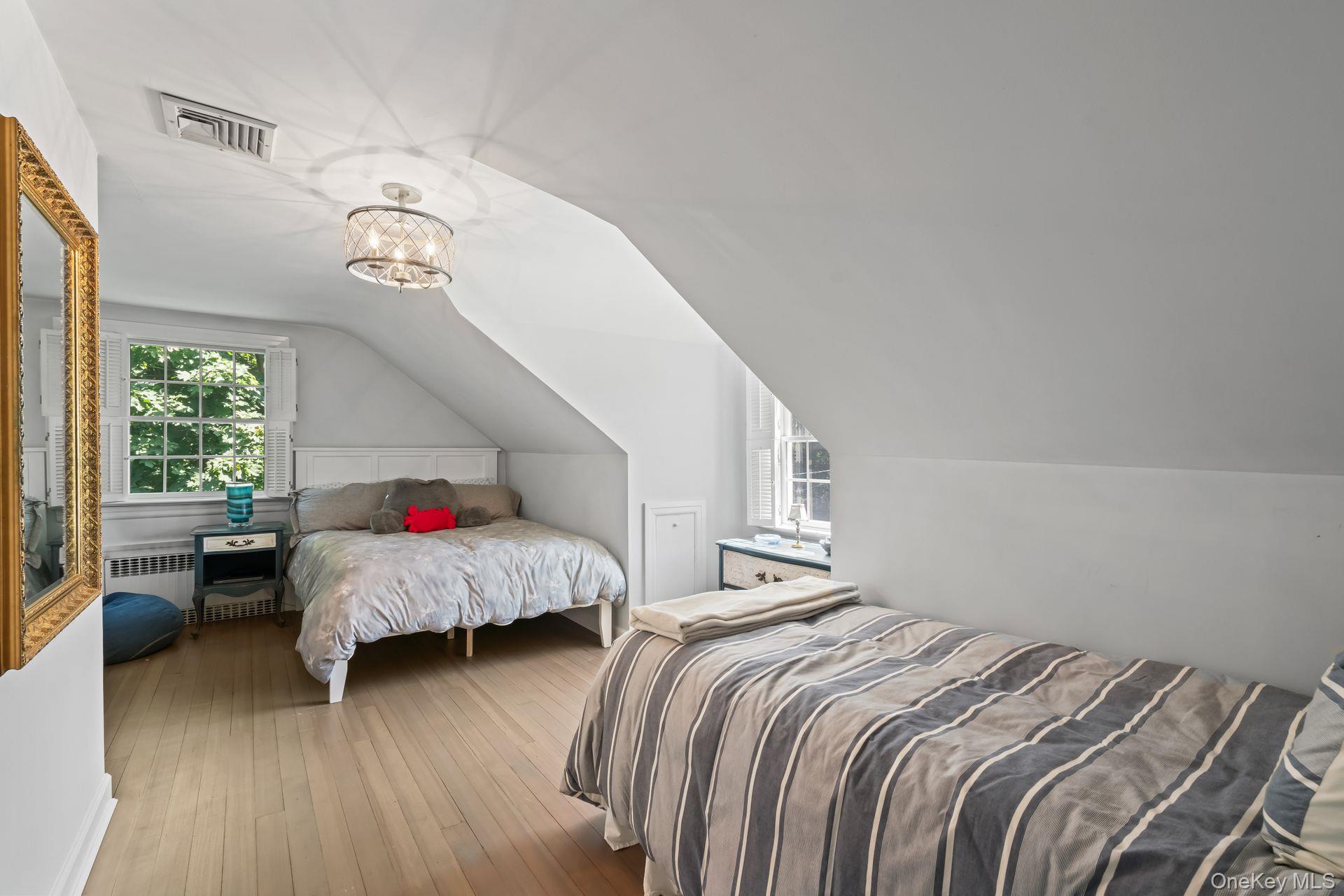 14 Thorman Lane, Huntington, NY 11743