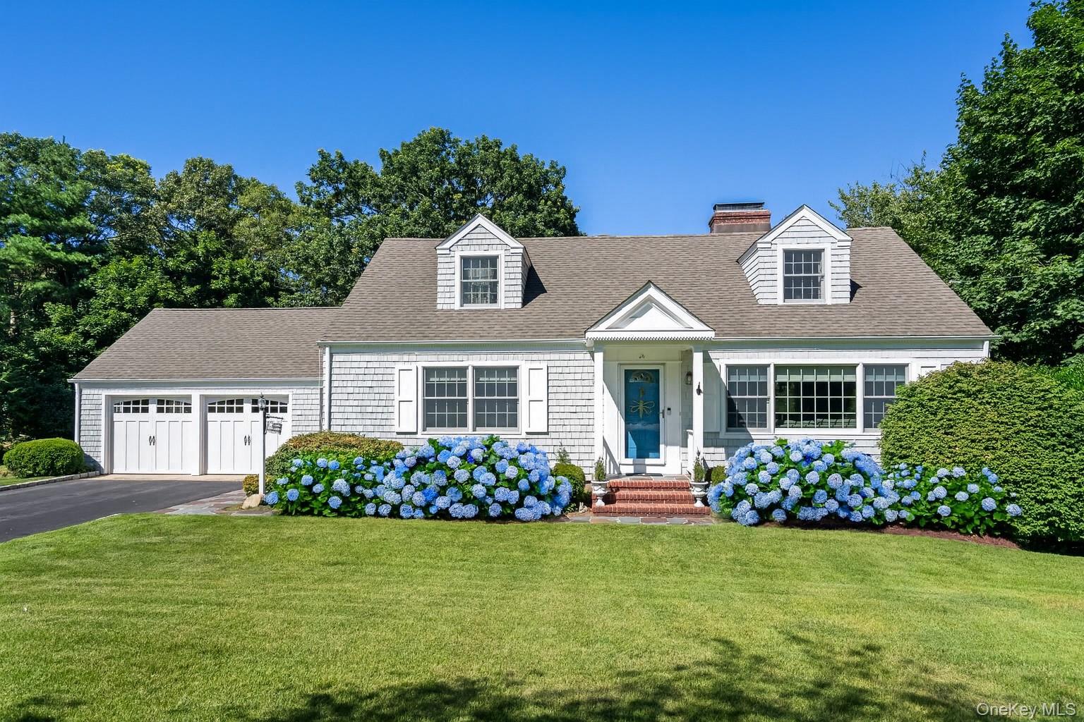 14 Thorman Lane, Huntington, NY 11743