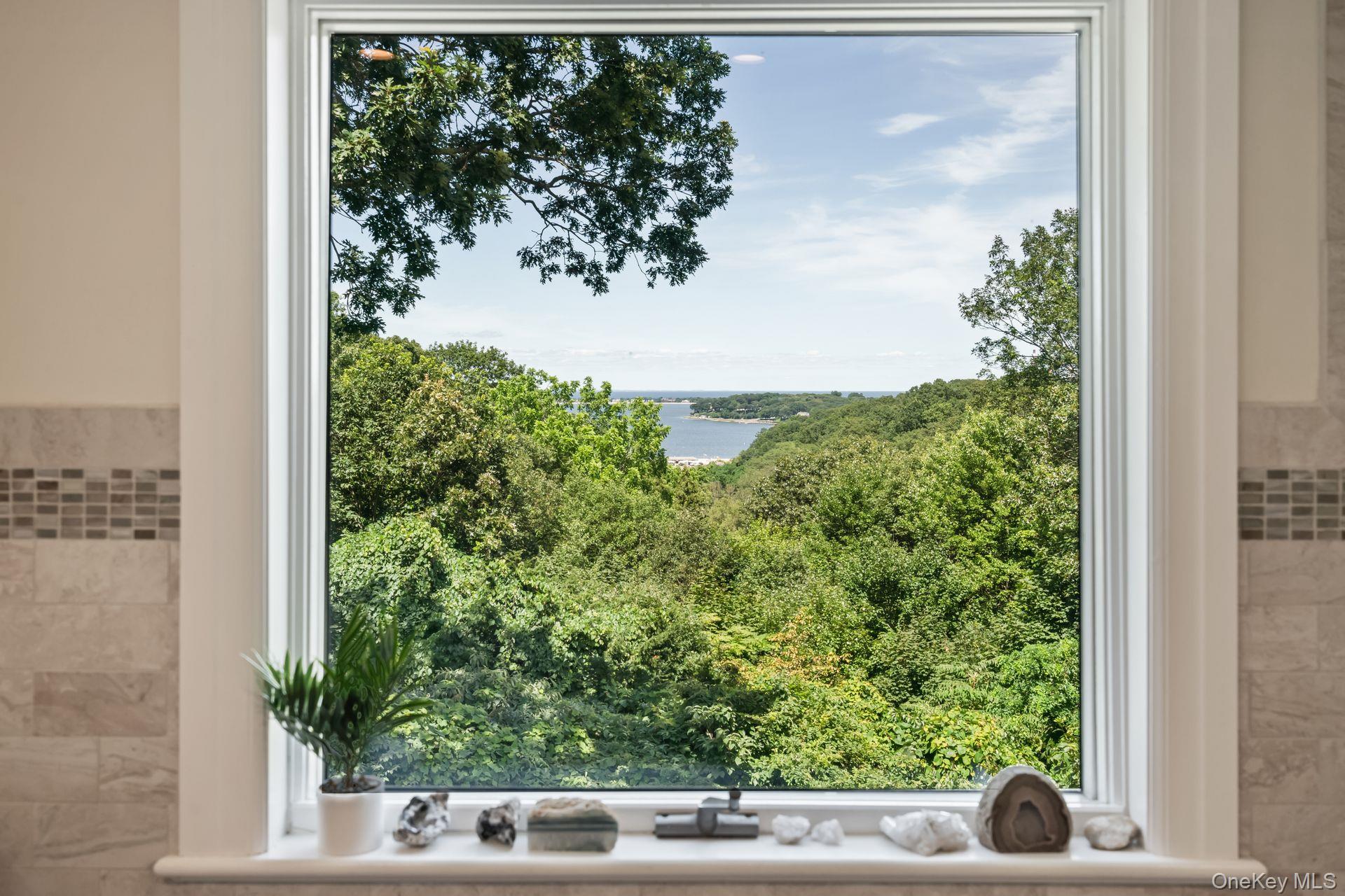 14 Thorman Lane, Huntington, NY 11743