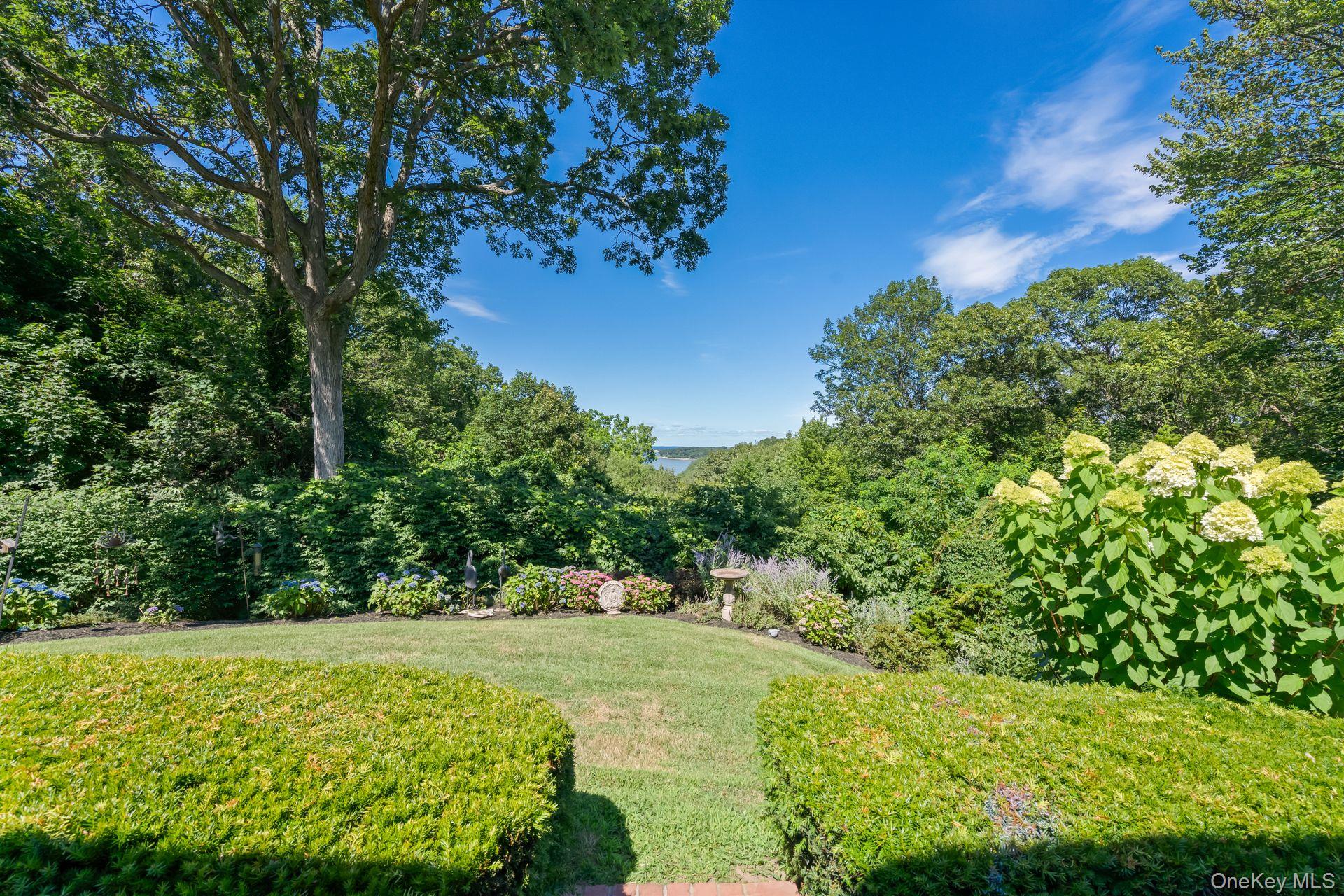 14 Thorman Lane, Huntington, NY 11743