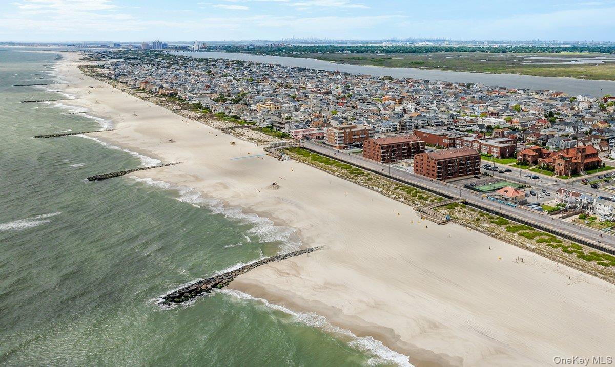 661 W Broadway # 301, Long Beach, NY 11561