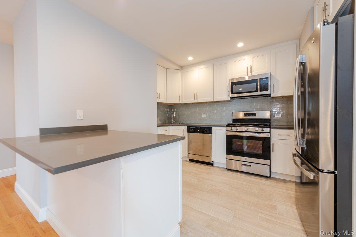 661 W Broadway # 301, Long Beach, NY 11561