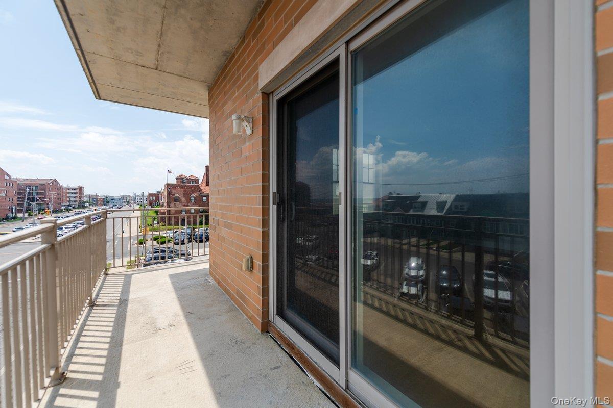 661 W Broadway # 301, Long Beach, NY 11561