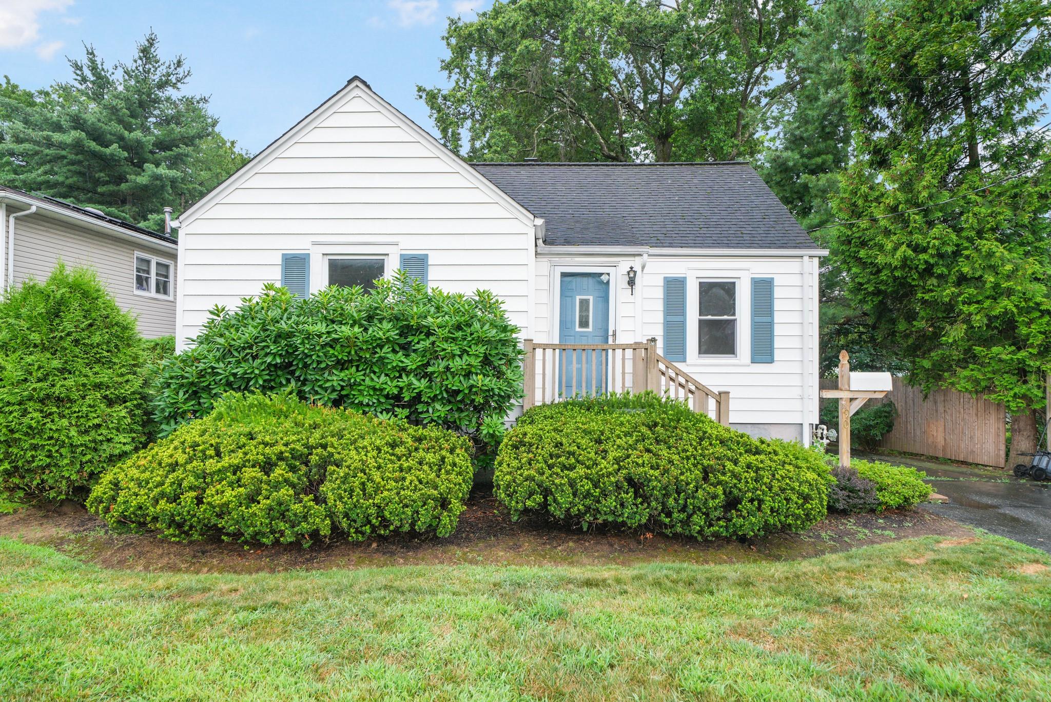 90 E Washington Avenue, Pearl River, NY 10965
