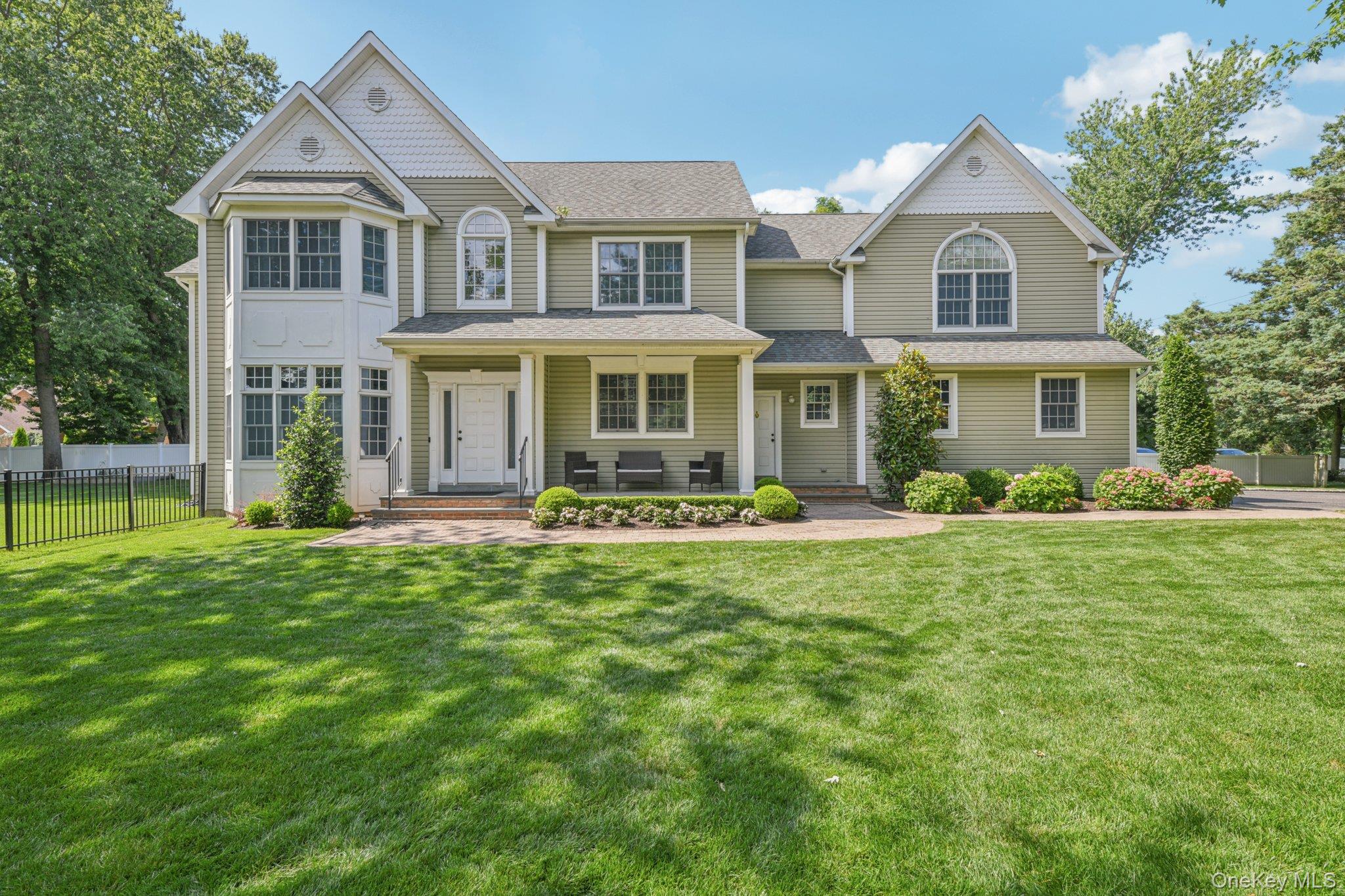 561 Pulaski Road, Kings Park, NY 11754