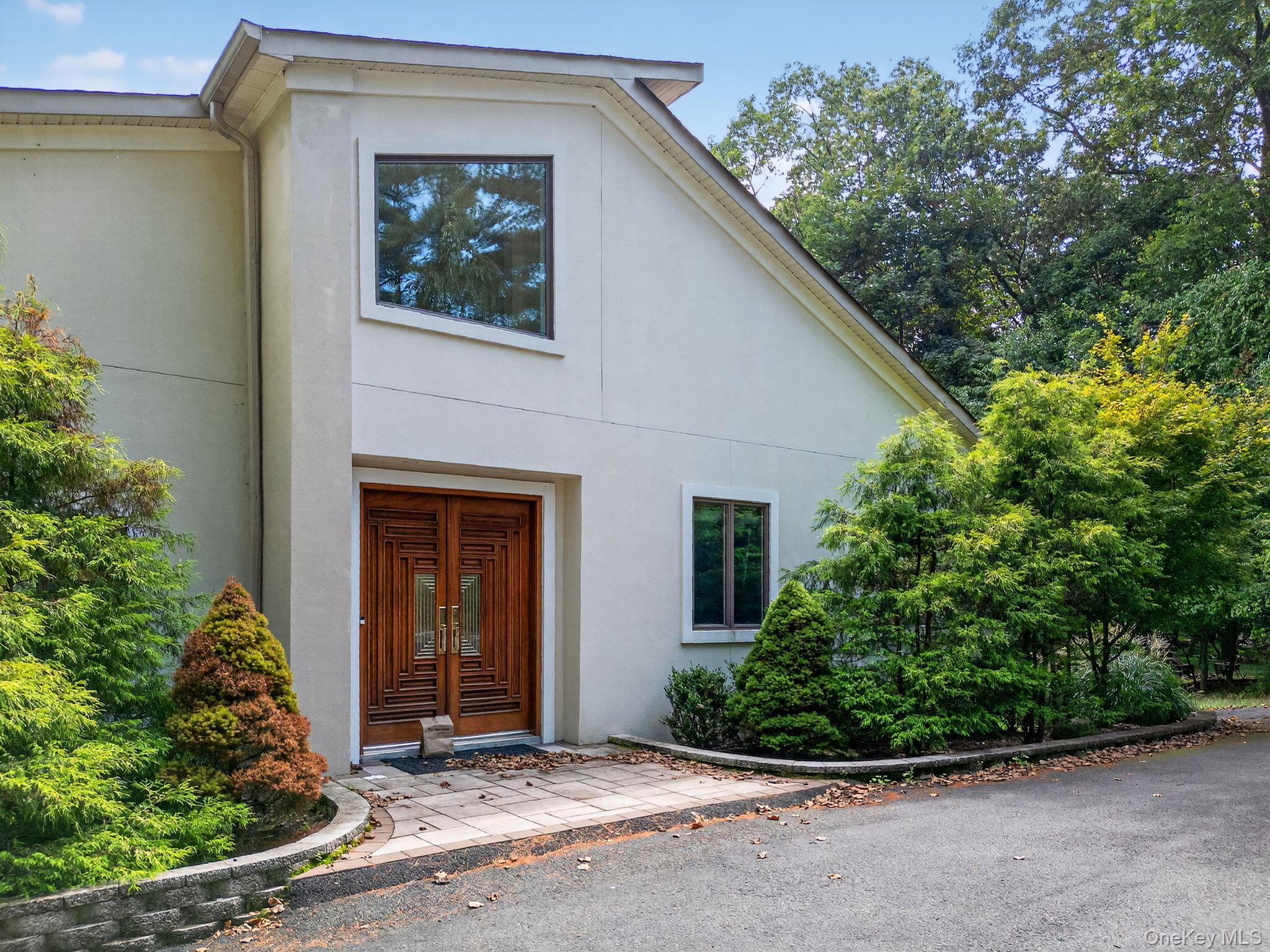 21 Hillside Court, Suffern, NY 10901