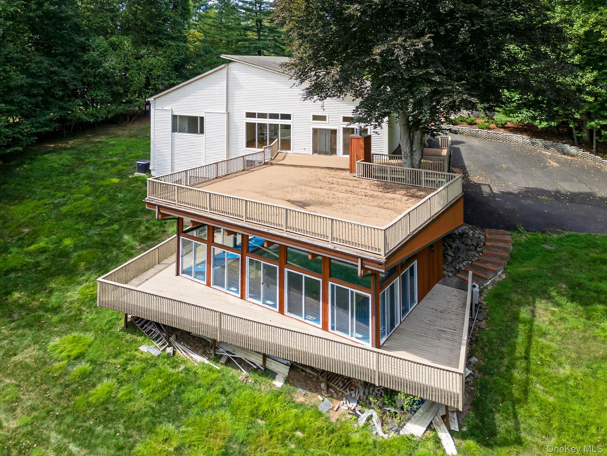 21 Hillside Court, Suffern, NY 10901