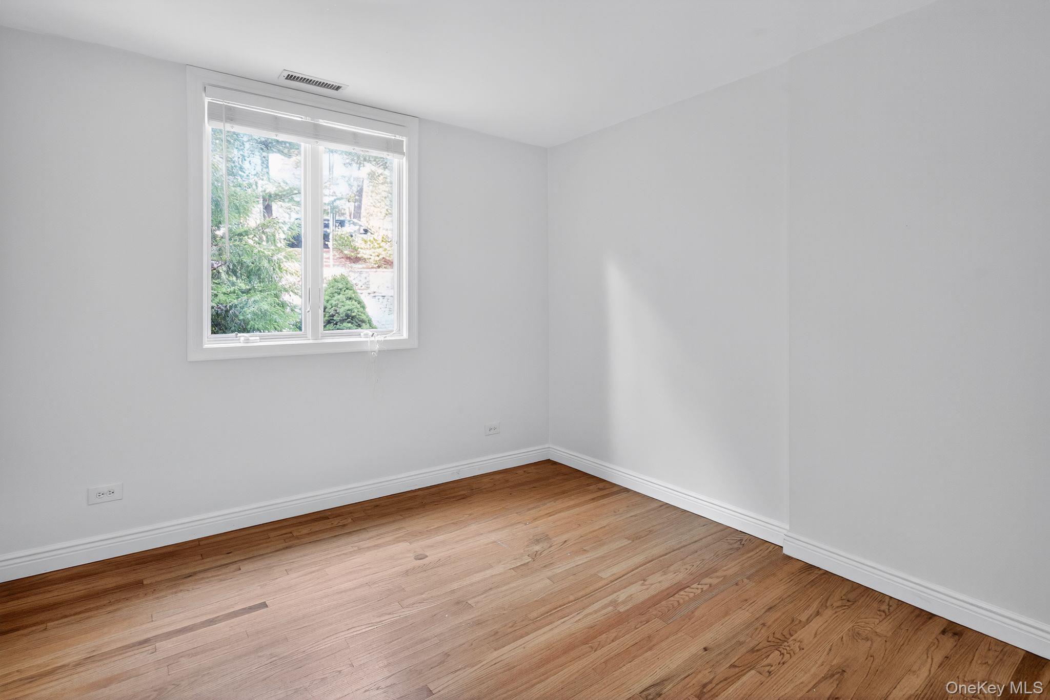 21 Hillside Court, Suffern, NY 10901