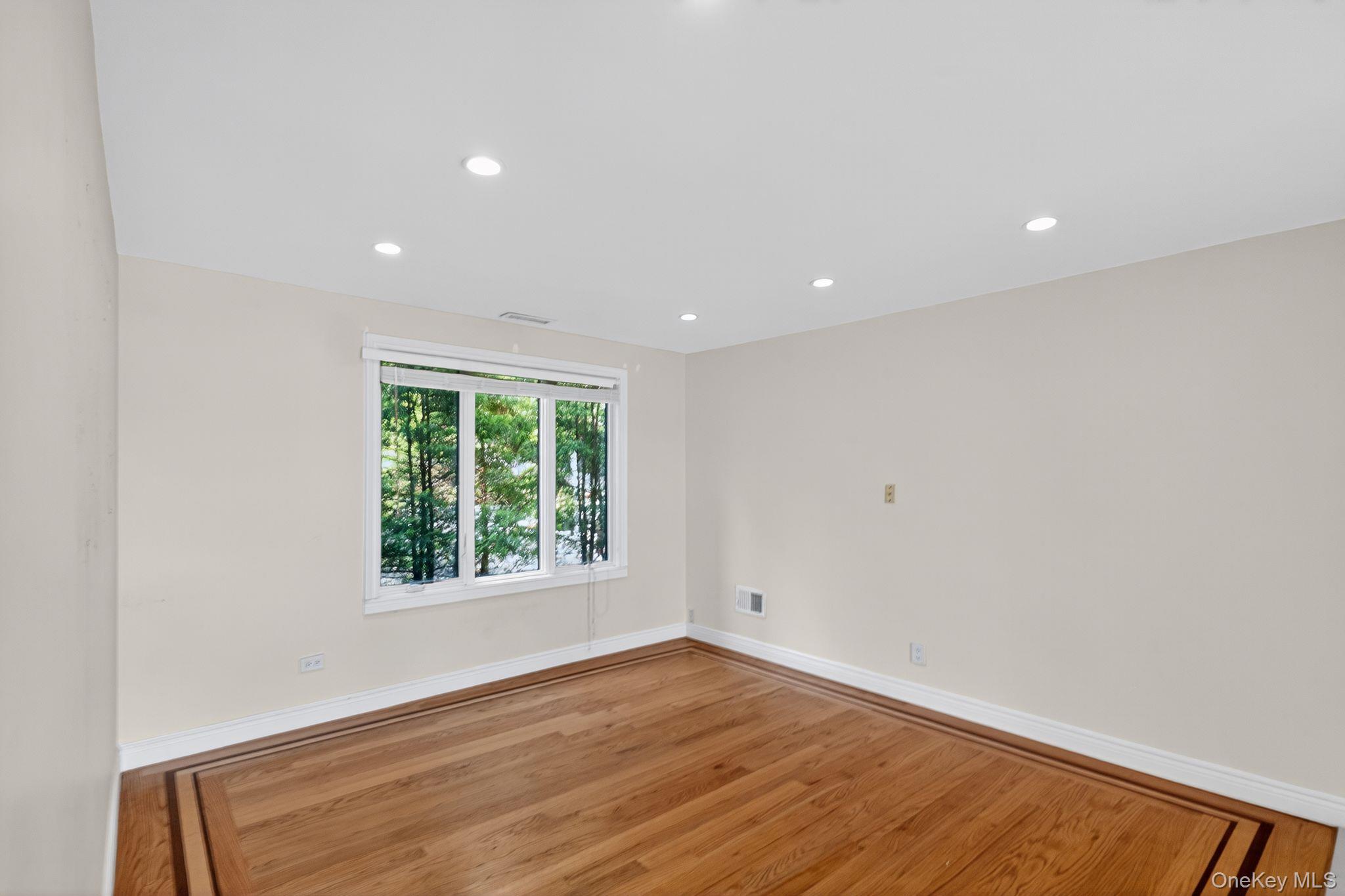 21 Hillside Court, Suffern, NY 10901