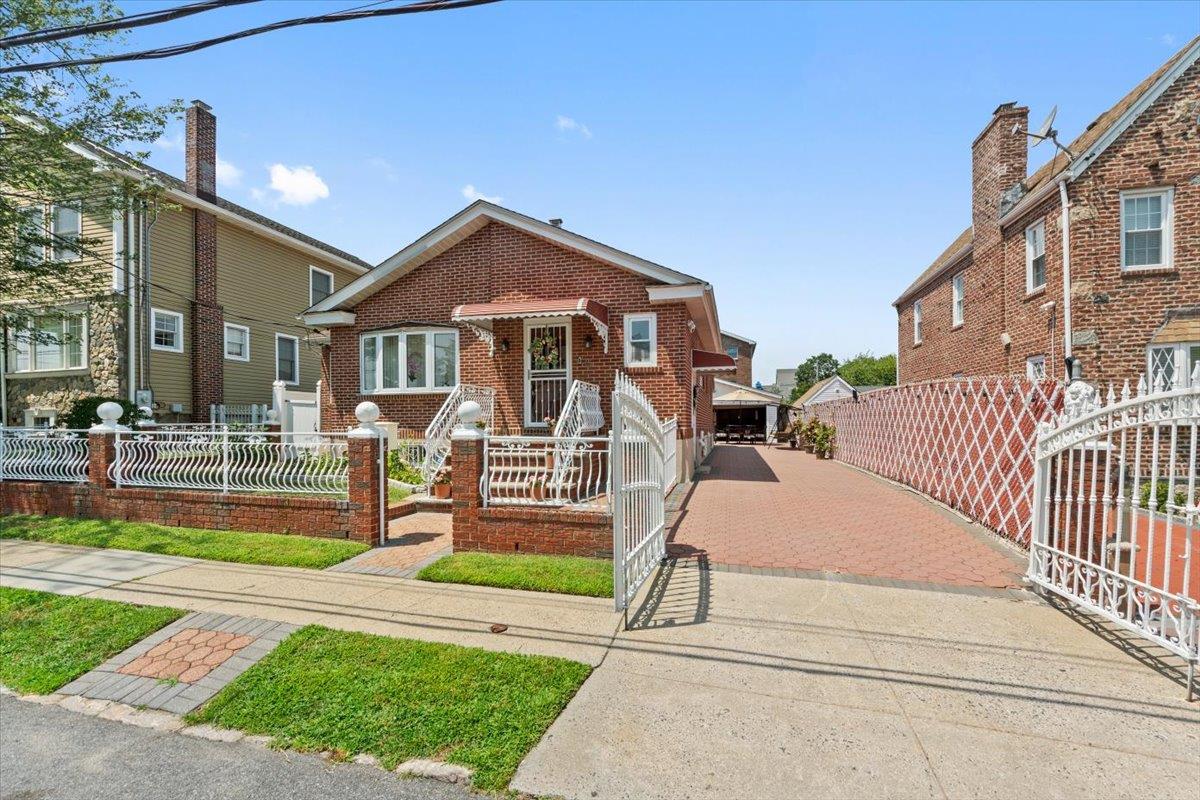 15 Sumner Avenue, Yonkers, NY 10704