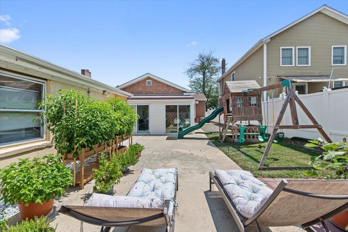 15 Sumner Avenue, Yonkers, NY 10704