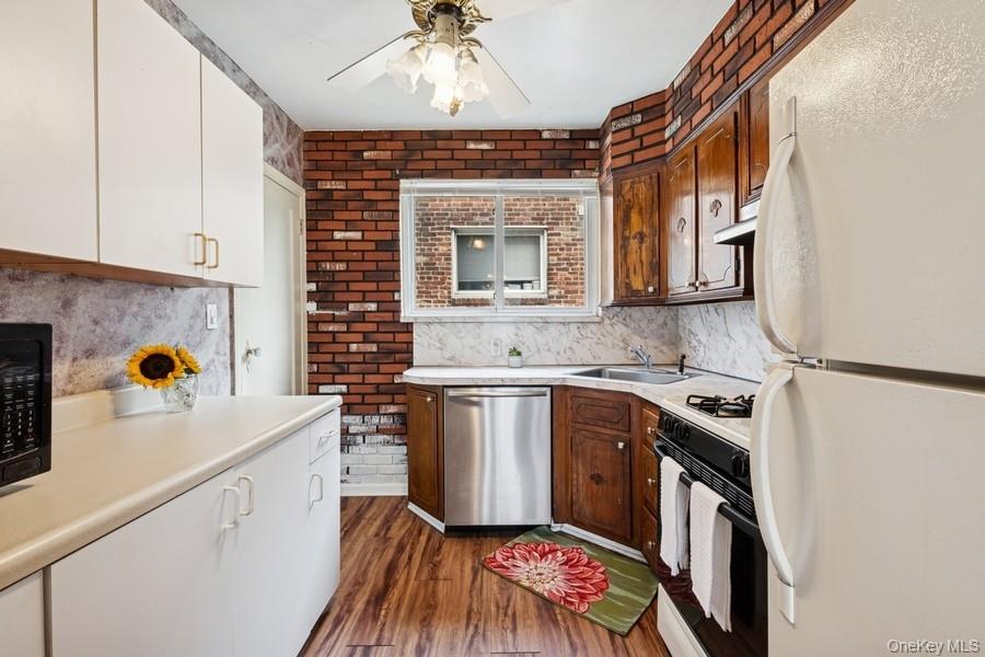 5006 Marathon Parkway, Little Neck, NY 11362