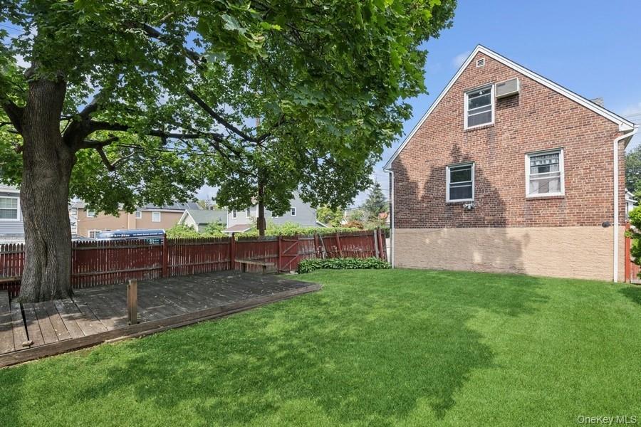 5006 Marathon Parkway, Little Neck, NY 11362